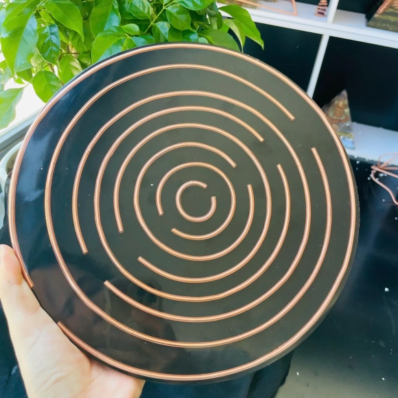 Energy charging disc combining Tensor and Lakhovsky