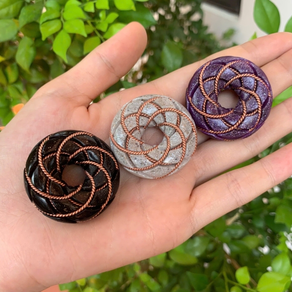 Mặt dây đeo cổ Torus Orgonite Tesla 369