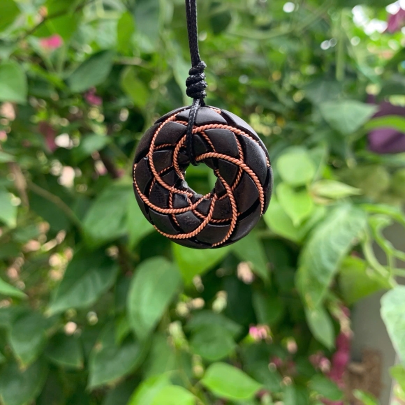 Mặt dây đeo cổ Torus Orgonite Tesla 369